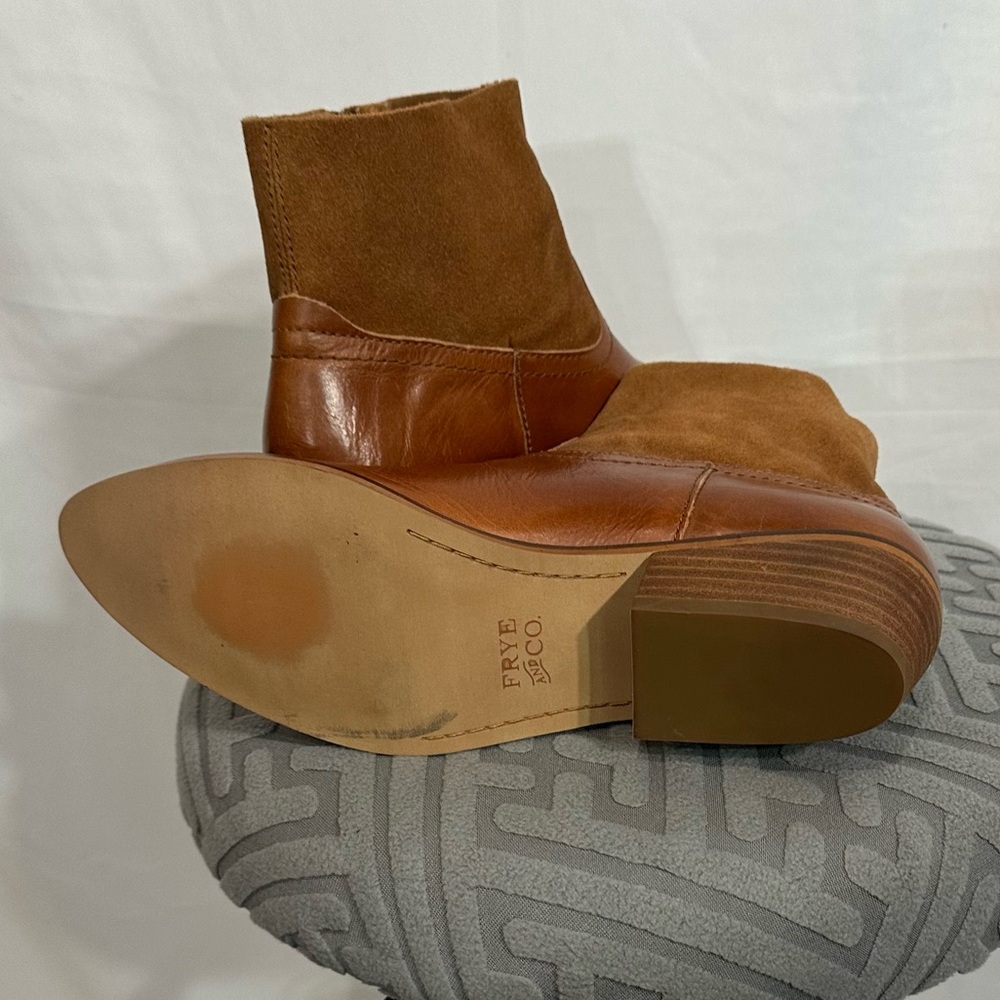 FRYE AND CO Brown Ankle Boots with Zipper and Stacked Heel - Picture 6 of 7